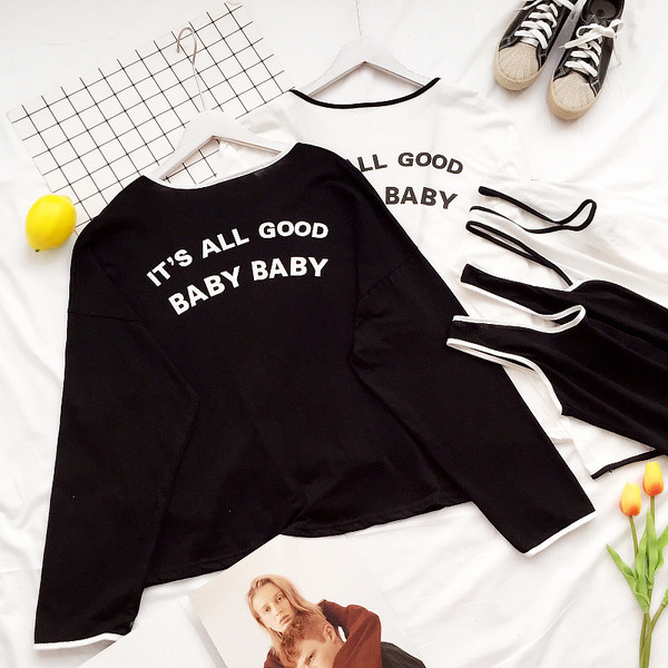 Γυναικεία αθλητική λευκή και μαύρη μπλούζα κατάλληλη για τη καθημερινή ζωή