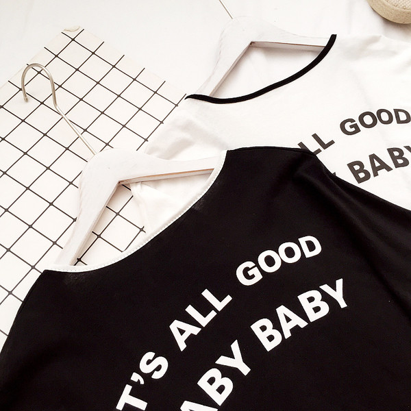 Γυναικεία αθλητική λευκή και μαύρη μπλούζα κατάλληλη για τη καθημερινή ζωή