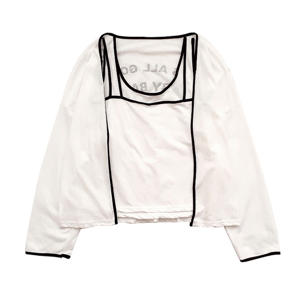 Γυναικεία αθλητική λευκή και μαύρη μπλούζα κατάλληλη για τη καθημερινή ζωή