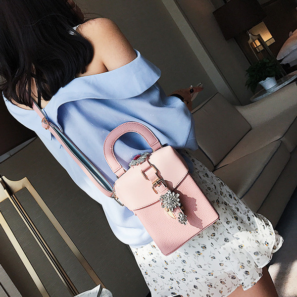 Квадратна дамска мини чанта с красива декорация в три цвята