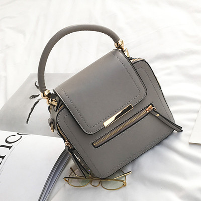 Πολύ όμορφη γυναικεία βαλίτσα σε πολλά χρώματα