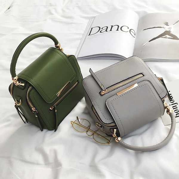 Πολύ όμορφη γυναικεία βαλίτσα σε πολλά χρώματα