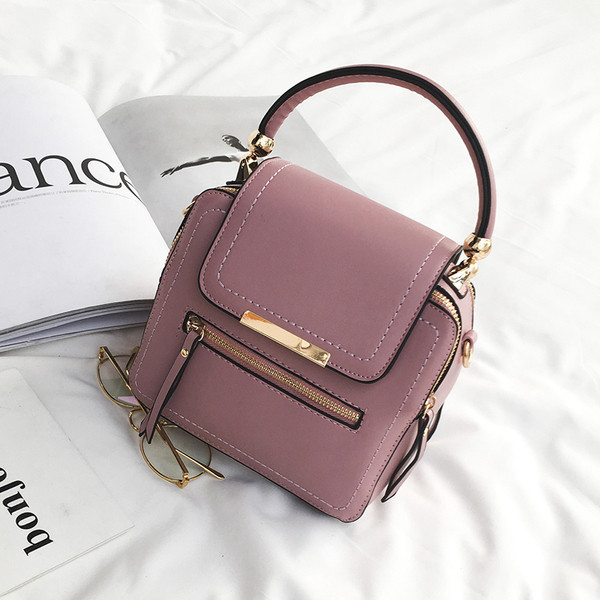 Πολύ όμορφη γυναικεία βαλίτσα σε πολλά χρώματα