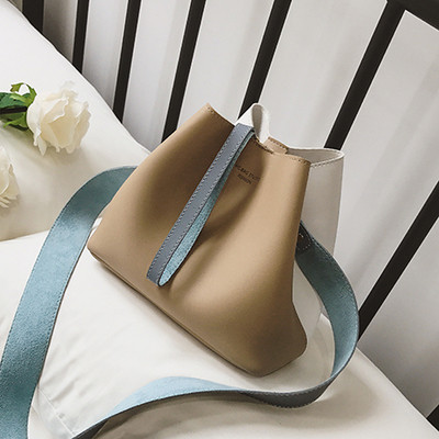 Απαλή γυναικεία τσάντα με φαρδιά λαβή σε τρία χρώματα