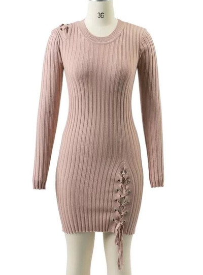 Γυναικείο πλισέ φόρεμα και με ενδιαφέροντες δεσμούς