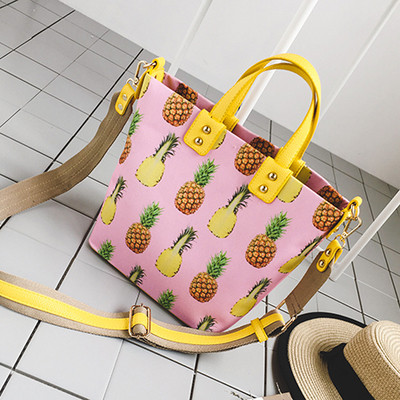 Свежа дамска чанта с декорация на плодове в два модела