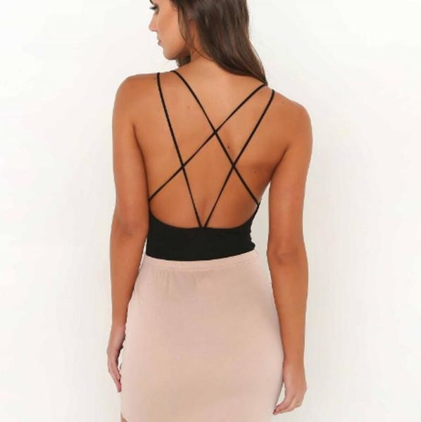 Стилно дамско боди с тънки презрамки в черен и бял цвят