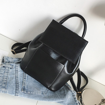 Γυναικείο σακίδιο σε τέσσερα χρώματα σε ένα απλό μοντέλο