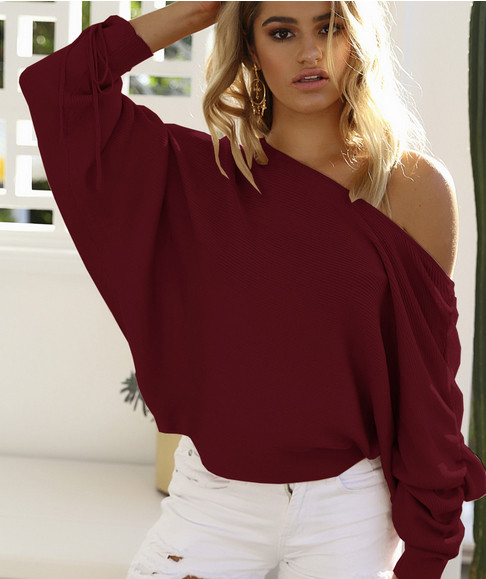  Γυναικεία μπλούζα πολύ κομψή με γυμνό τον ένα ώμο και φαρδιά μανίκια