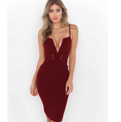 Εξαιρετικό και πολύ κομψό γυναικείο φόρεμα με ντεκολτέ σε σχήμα V και ενδιαφέρουσες συνδέσεις - 4 χρώματα