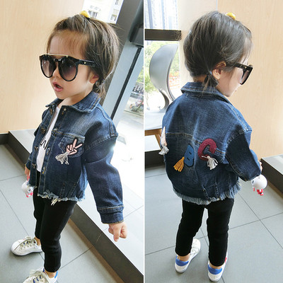 Τζιν παιδικό μπουφάν για κορίτσια με κέντημα στην πλάτη σε ένα ευρύ σχέδιο