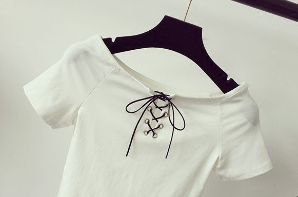 Ежедневна дамска тениска с връзки по деколтето и къс ръкав - 4 цвята