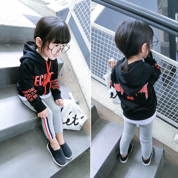 Φούτερ για κορίτσια και αγόρια με κουκούλα σε μαύρο, κόκκινο και κίτρινο