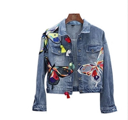 Πολύ μοντέρνο γυναικείο τζιν μπουφάν με ενδιαφέρον σχέδια μοτίβα - 2 χρώματα