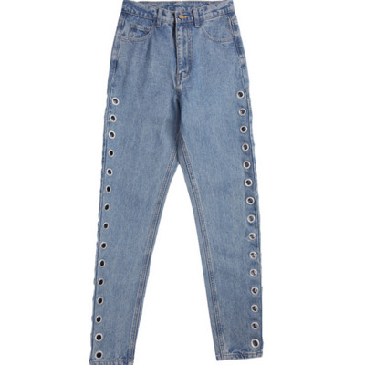 Γυναικεία τζιν  με ενδιαφέρον πριτσίνια