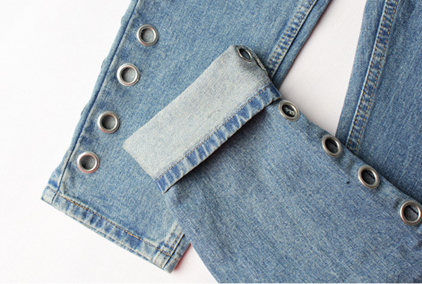 Γυναικεία τζιν  με ενδιαφέρον πριτσίνια