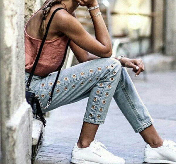 Γυναικεία τζιν  με ενδιαφέρον πριτσίνια