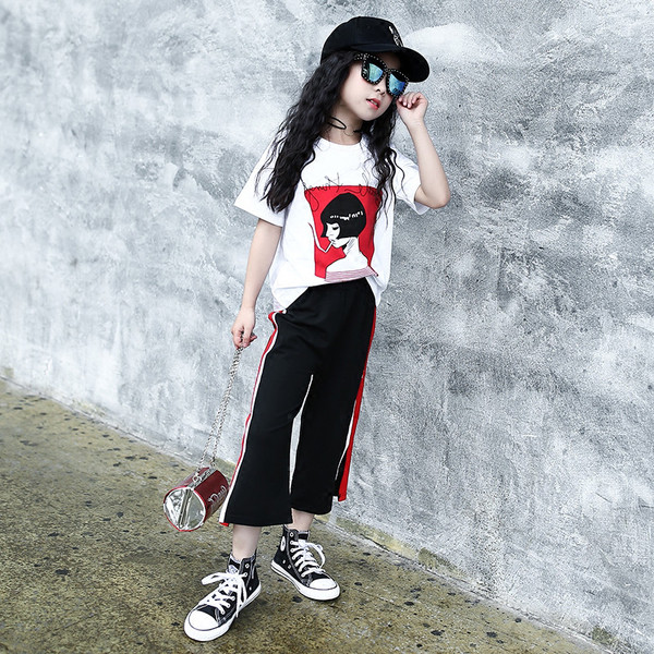 Κομψό παιδικό σετ για κορίτσια - T-shirt με 3/4 μανίκια και φαρδιά παντελόνια 7/8