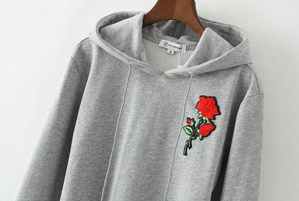 Дамски спортен екип от две части с красива розичка - 3 цвята