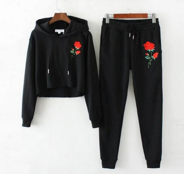 Дамски спортен екип от две части с красива розичка - 3 цвята