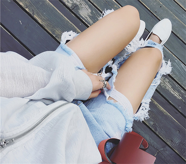 HIT!  Γυναικεία παντελόνια  με γυμνό γόνατο και μήκος 7/8