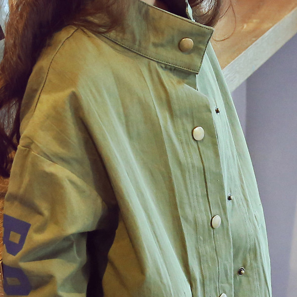 Актуално дълго детско палто в зелен и черен цвят с изображение