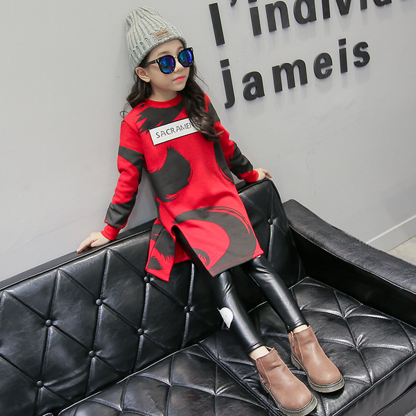 Γυναικείο σπορ φόρεμα με μια σχισμή και  μακρύ μανίκι 