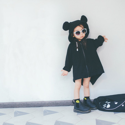 Интересен детски суичър за момичета - дълъг, с качулка и ушички, в черен цвят