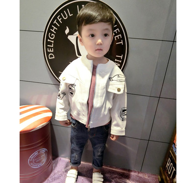 Κομψό παιδικό μπουφάν για αγόρια σε κίτρινο και λευκό