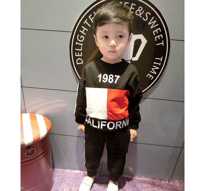 Παιδικό σετ για αγόρια σε μαύρο και κόκκινο χρώμα, κατάλληλη για τη καθημερινή ζωή