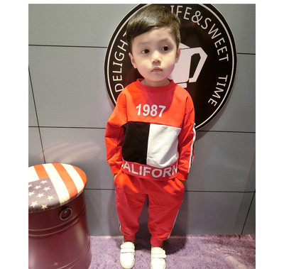 Παιδικό σετ για αγόρια σε μαύρο και κόκκινο χρώμα, κατάλληλη για τη καθημερινή ζωή