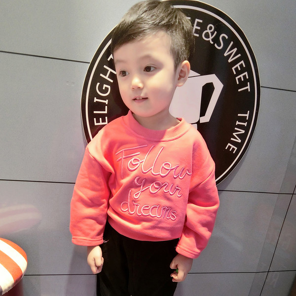 Спортна детска блуза с надпис в червен и жълт цвят