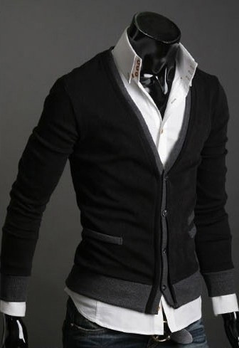 Πολύ κομψή ανδρική ζακέτα  από μαλλί με μακριά μανίκια και λαιμόκοψη σε σχήμα V