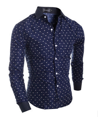 Κομψό  ανδρικό πουκάμισο  με μακρύ μανίκι σε λευκό και βαθύ μπλε χρώμα  και με πολλές όμορφες καρδιές