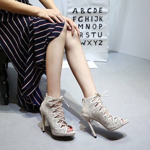 Стилни дамски обувки на висок ток - отровени с връзки и леко остри