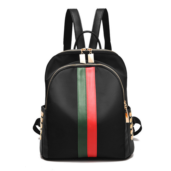 Εξαιρετικά μοντέρνο και σύγχρονο γυναικείο δερμάτινο σακίδιο με λαμπερά πριτσίνια - 3 μοντέλα