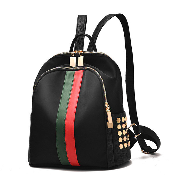 Εξαιρετικά μοντέρνο και σύγχρονο γυναικείο δερμάτινο σακίδιο με λαμπερά πριτσίνια - 3 μοντέλα