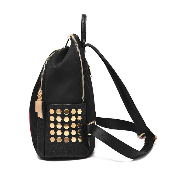 Εξαιρετικά μοντέρνο και σύγχρονο γυναικείο δερμάτινο σακίδιο με λαμπερά πριτσίνια - 3 μοντέλα