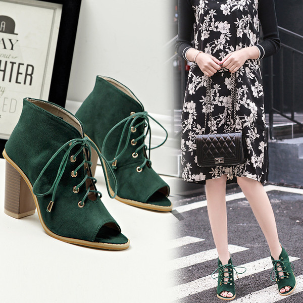 Дамски обувки на дебел ток с връзки в черен и зелен цвят