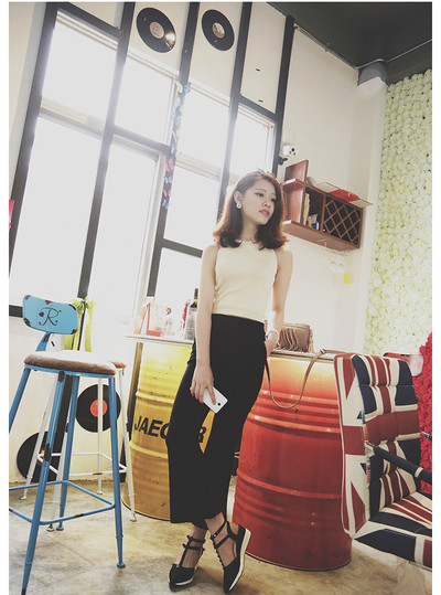 Γυναικεία μοκασίνια  - ελαφρώς μυτεμένες με μεταλλική διακόσμηση σε μπλε και μαύρο χρώμα