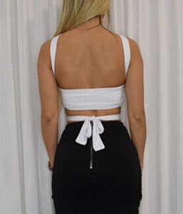 Σύγχρονο γυναικείο τοπ με σταυρωμένα ιμάντα σε διάφορα χρώματα