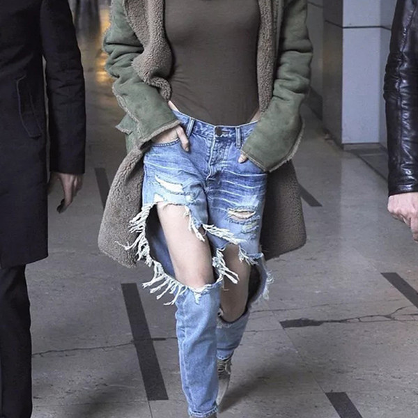 Модерни накъсани дънки за дамите тип Boyfriend с висока талия