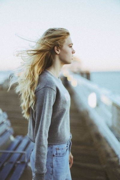 Γυναικεία αθλητική μπλούζα σε γκρι με επιγραφή