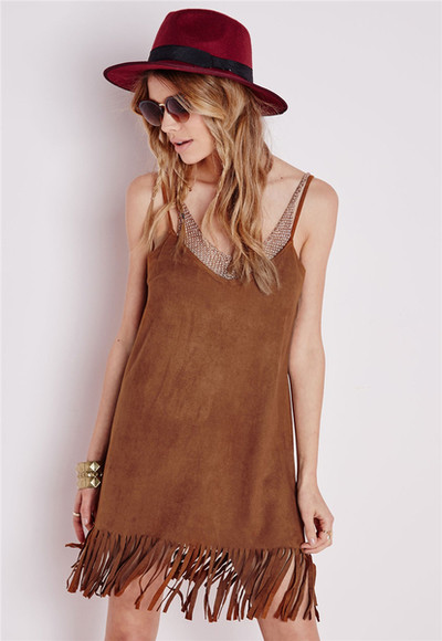 Γυναικείο φόρεμα με λεπτές λωρίδες και καφέ κρόσσια