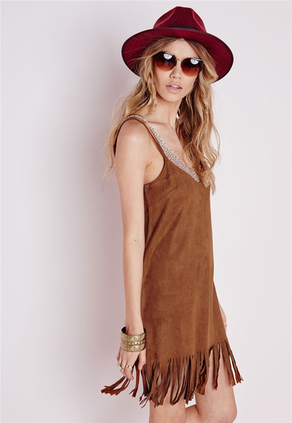 Γυναικείο φόρεμα με λεπτές λωρίδες και καφέ κρόσσια