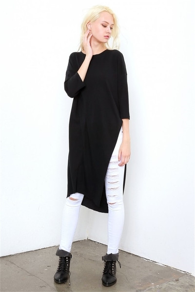 Κομψό μακρύ γυναικείο πουλόβερ με κολάρο σε σχήμα O και σχισμή