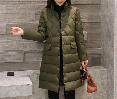 Дълго дамско тънко якенце с интересни копченца и поло яка