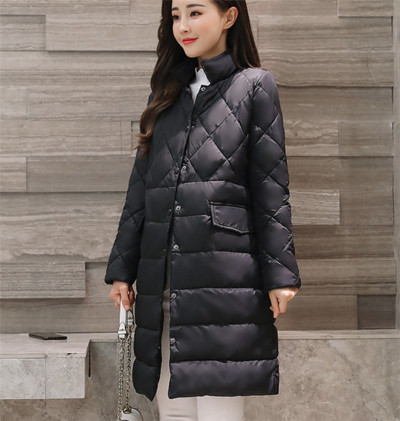 Дълго дамско тънко якенце с интересни копченца и поло яка