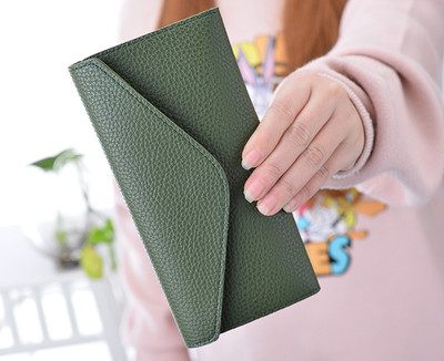 Πολύ άνετο γυναικείο πορτοφόλι σε διάφορα χρώματα