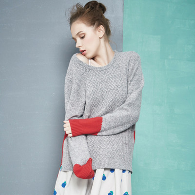 Ежедневен дамски пуловер - дълъг и в свободен стил